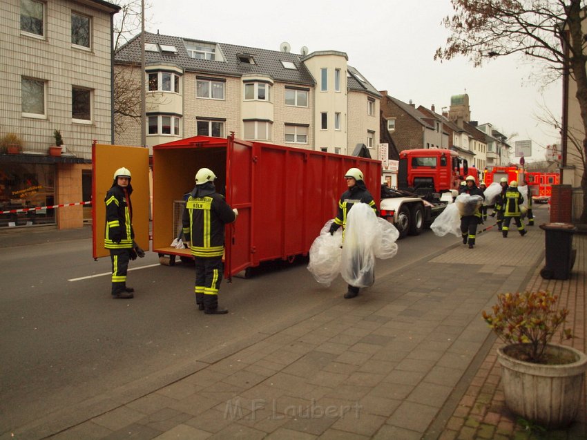 Weisses Pulver im Buero gefunden Koeln Porz Mitte Hauptstr P462.JPG